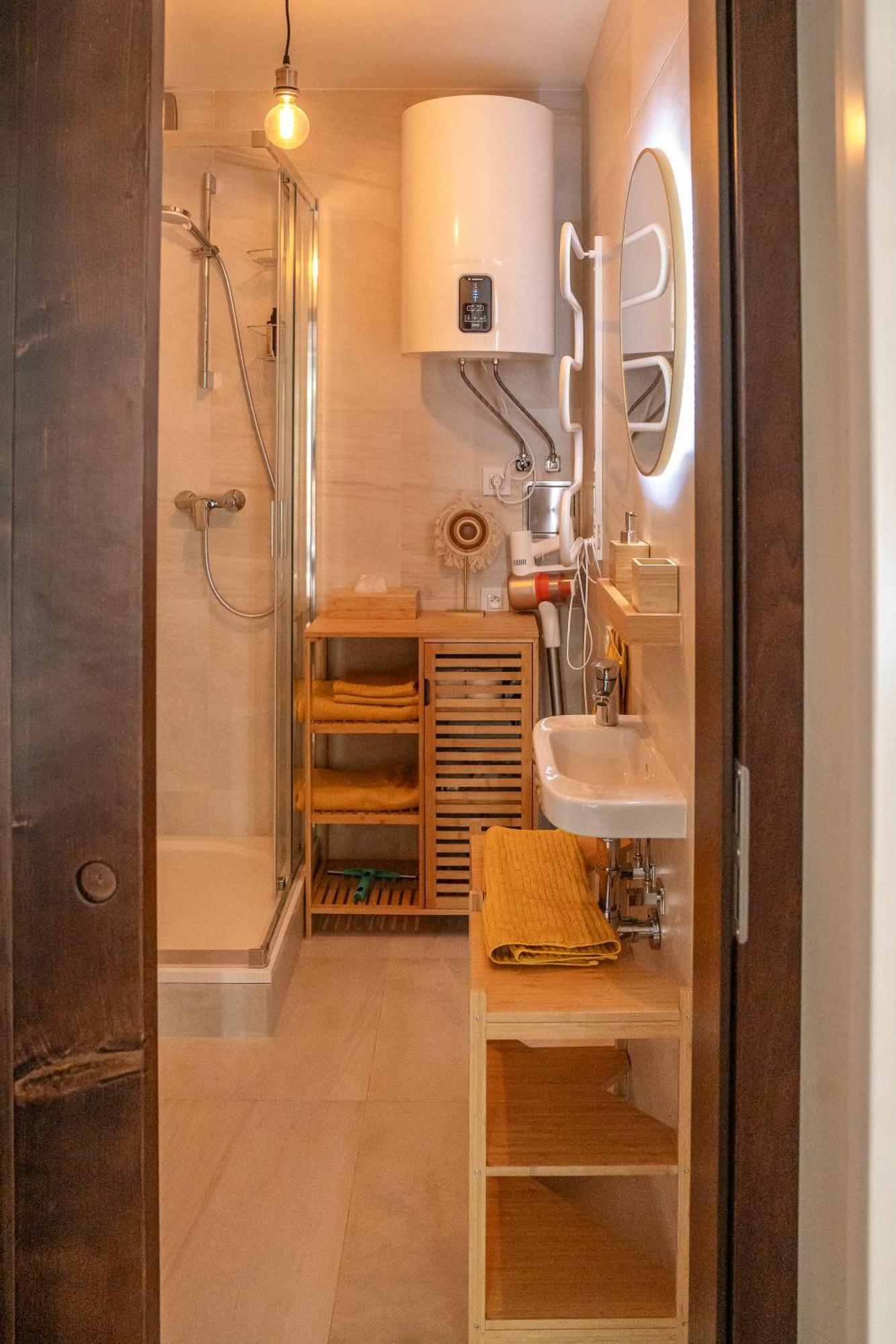 Apartman Spaleny Mlyn Lisnice Eksteriør bilde